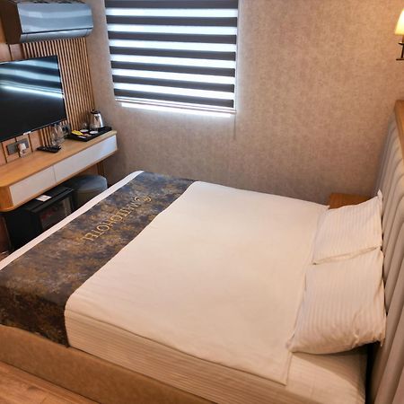 Mateo Hotel Istanbul Bagian luar foto